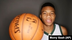 Giannis Antetokounmpo, St-Francis, Wisconsin, le 28 septembre 2015. 