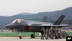 A U.S. F-35 stealth fighter is seen during the press day of the 2017 Seoul International Aerospace and Defense Exhibition at Seoul Airport in Seongnam, South Korea, Oct. 16, 2017. 