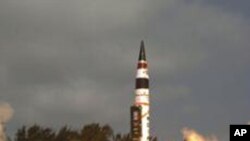 印度国防部发布照片显示印度于4月19日成功发射一枚射程为5000公里的导弹