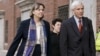 جودی کلارک (چپ) و دیوید بروک، وکلای مدافع پرونده بمب‌گذاری بوستون