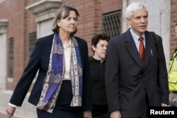 Defense attorneys Judy Clarke (L) and David Bruck arrive before closing arguments in the trial of Dzhokhar Tsarnaev at the federal courthouse in Boston, April 6, 2015.