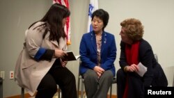북한을 탈출해 미국에 난민으로 정착한 조진혜 씨와 모친 한송화 씨(왼쪽부터)가 지난 1월 뉴욕에서 열린 기자회견에 참석했다. (자료사진)