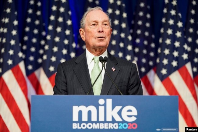 Archivo - Michael Bloomberg habla en una conferencia de prensa para lanzar su candidatura a la nominación presidencial demócrata en Norfolk, Virginia, el 25 de noviembre de 2019.