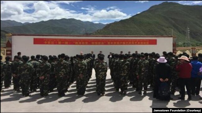 资料照片:西藏昌都地区对藏民进行军事化职业培训(2016年6月30日)