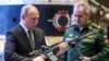 TT Putin và Bộ Trưởng Quốc Phòng Nga, Shoigu, tại một triễn lãm quân sự tại Nga năm 2021. Hình minh họa.