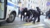 В Москве задержали восемь участников «Прогулки оппозиции» 