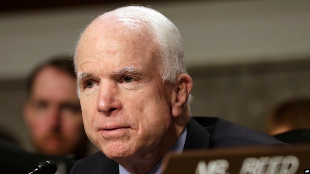 លោក John McCain ជាសមាជិកព្រឹទ្ធសភាមកពីគណបក្សសាធារណរដ្ឋមកពីរដ្ឋ Arizona។