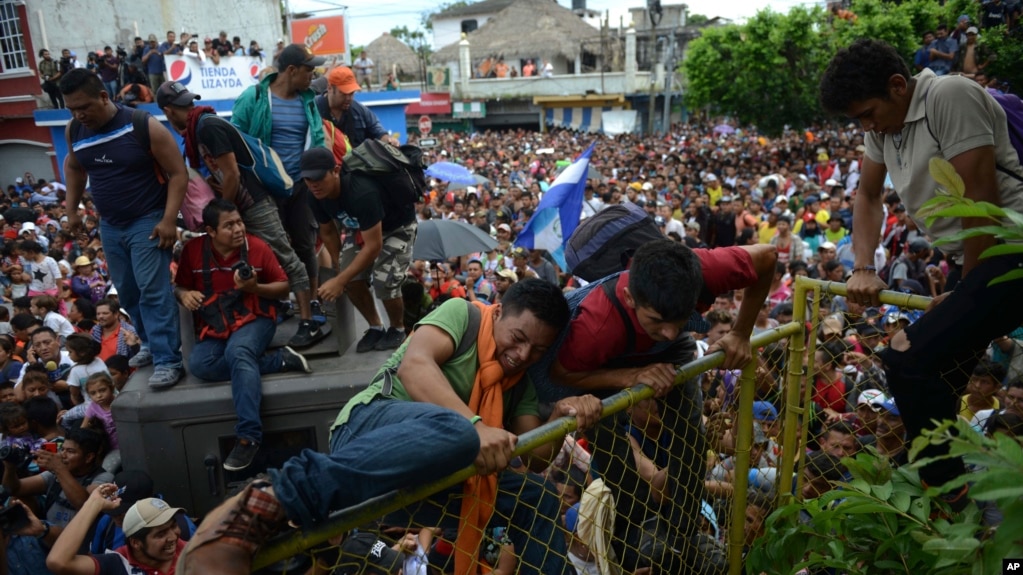 Image result for US military warns thousands in migrant caravan not to apply for asylum