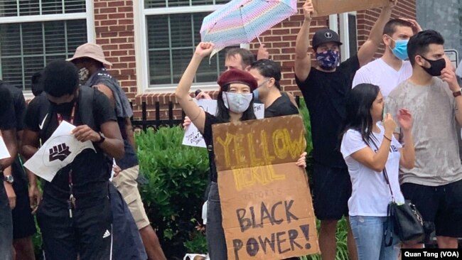 Người Mỹ gốc Châu Á biểu tình ủng hộ phong trào "Black Lives Matter" tại Washington D.C.