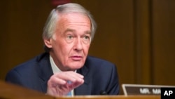 Senator Ed Markey saat bersaksi di hadapan Sub-Komite Transportasi Senat di Capitol Hill, 27 Maret 2019.