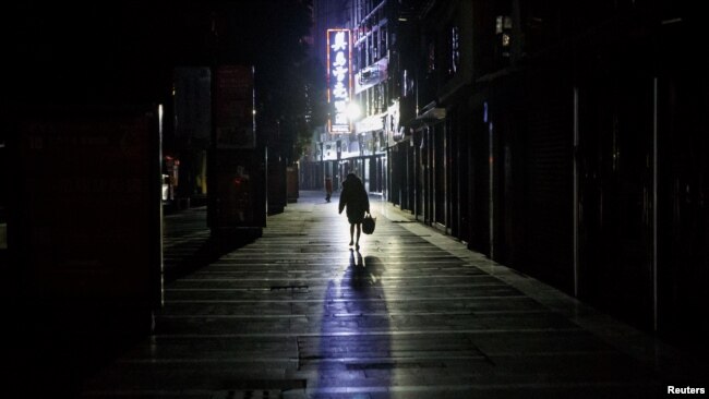 Ulice trgovačkog dela Điuđijanga su skoro potpuno prazne 1. februara 2020.