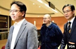 香港專業議政立法會議員莫乃光(左起)、邵家臻、葉建源。(美國之音湯惠芸)