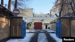 Вхід до тюрми "Лефортово" у Москві