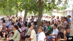 ពល​​រដ្ឋ​ស្តាប់ ​និង​តវ៉ា​ប្រឆាំង​ផែន​ការ​រុះ​រើ​ផ្ទះ​សម្បែង
