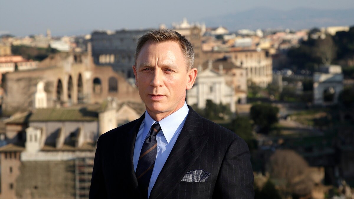 Daniel Craig Would Rather Slit Wrists Than Play Bond Again