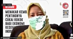 Asisten Deputi Bidang Pengendalian dan Penanggulangan Penyakit, Kemenko PMK, Nancy Dian Anggraeni, menyebut 3 juta lebih perokok anak di Indonesia berisiko terjangkit corona. (Foto: VOA/Petrus Riski)