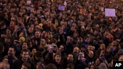 23일 스페인 마드리드에 모인 시위대