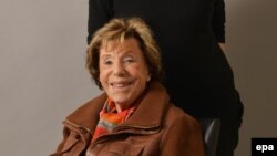 La journaliste et romancière française Benoîte Groult est décédée à l'âge de 96 ans dans la nuit de lundi à mardi 21 juin 2016. EPA / JEAN FRANCOIS PAGA