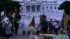 白宮外示威者抗議習近平鎮壓人權