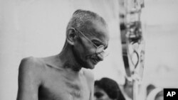 Foto Mahatma Gandhi dalam koleksi foto wartawan AP, James A. Mills, sekitar 1931. (Foto: AP)