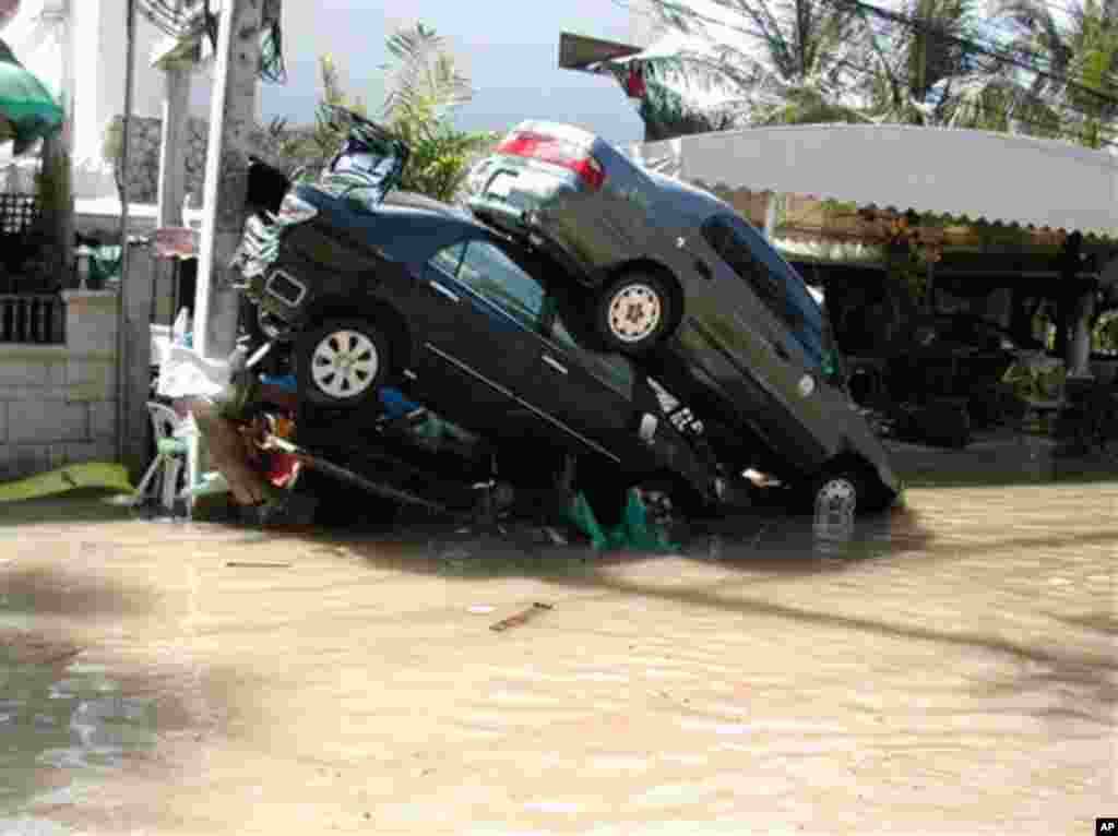 Photo by: Stephen Trupp/STAR MAX/IPx12/26/04This photo of Phuket, Thailand was taken moments after the Indian Ocean Tsunami ravaged Southern Asia on December 26, 2004.(Patong, Phuket, Thailand)
