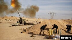 Chiến binh Libya chiến đấu chống lại các chiến binh Nhà nước Hồi giáo gần Sirte.