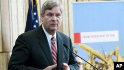 U.S. Agriculture Secretary Tom Vilsack speaks at the DuPont Beaver Creek research facility, in Johnston, Iowa, March 29, 2013.