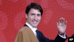 Justin Trudeau, cuyo padre fue muy amigo de Fidel Castro, fue fuertemente criticado por su cálida declaración sobre el fallecido gobernante cubano.