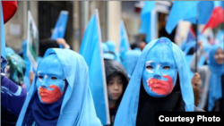 Manifestação de uigures na China. 