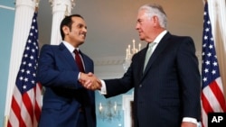 ကာတာနိုင်ငံရဲ့ နိုင်ငံခြားရေးဝန်ကြီး Sheikh Mohammed bin Abdulrahman Al Thani နဲ့ ဝန်ကြီး Tillerson 