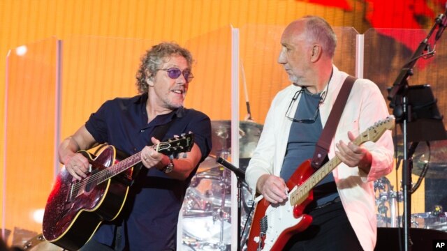 El guitarrista Pete Townshed pidió disculpas a su público y prometiá que regresaría con más fuerza cuando se recupere su compañero de la banda, el cantante Roger Daltrey.