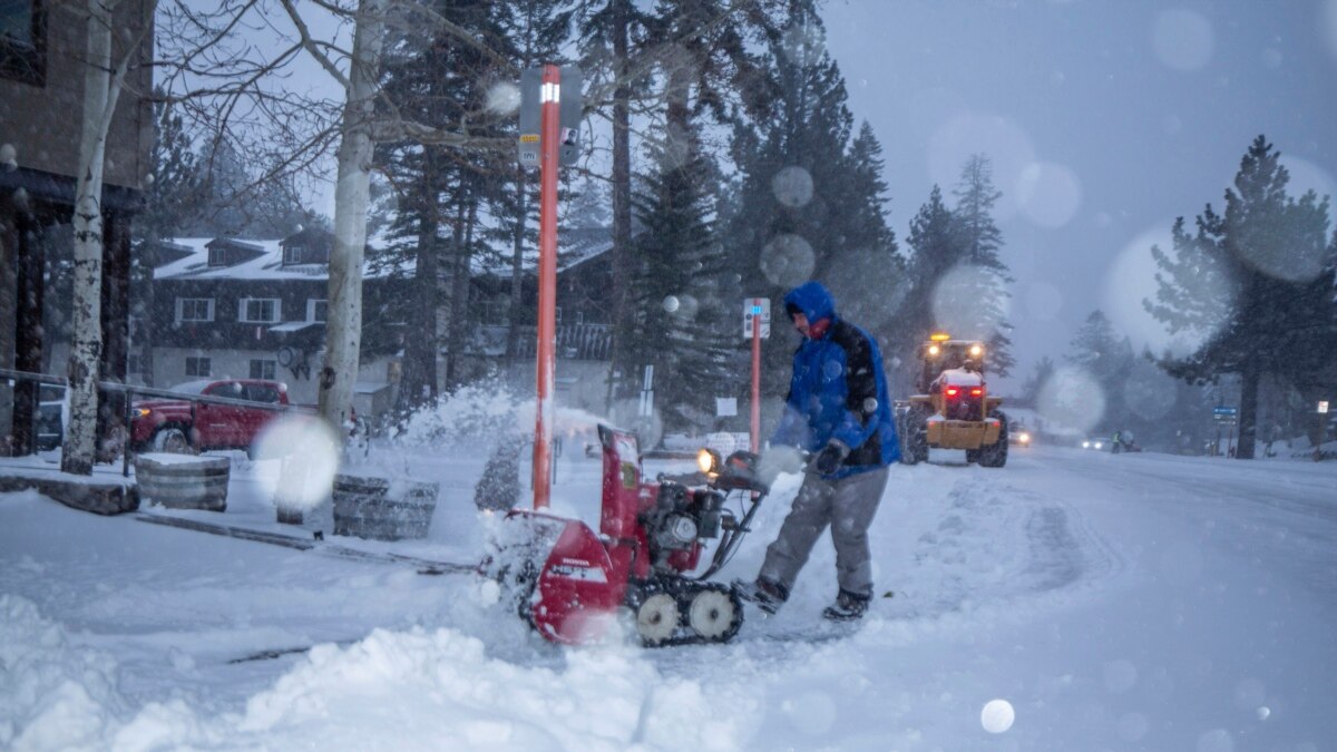 Rain, Snow Fall as California Braces for Brunt of Storm - Vimarsana News
