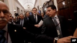 Rajoy dejó claro que no admitirá que el Congreso, donde carece de mayoría, pueda revocar las políticas que llevó a cabo desde que accedió al poder, en diciembre de 2011.