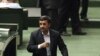 روز امتحان؛ احمدی نژاد به ایستگاه مجلس رسید
