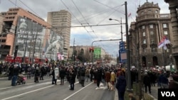 Protest ispred Vlade Srbije, blokiran saobraćaj u Nemanjinoj ulici i Kneza Miloša (Foto: VOA, Jovana Đurović)