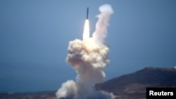 Američki sistem GMD za odbranu od balističkih raketa u dejstvu u vazdušnoj vojnoj bazi Vandenberg, Kalif, SAD, 30. maj 2017. 