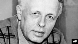 Pembelot Soviet Andrei Sakharov dalam foto tahun 1974.