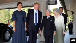 امپراتور ژاپن و همسرش در کنار رئیس جمهوری و بانوی اول آمریکا