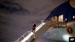 President Barack Obama arrives on Air Force One at Miami International Airport, Nov. 2, 2016. Obama campaigned earlier Wednesday in North Carolina before continuing on to Florida to campaign for Democratic presidential candidate Hillary Clinton.