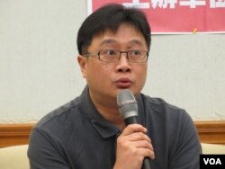 台湾人权促进会执委吴豪人(美国之音张永泰拍摄)