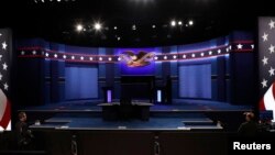 Panggung acara Debat Capres di Universitas Nevada di Las Vegas (UNLV) di kota Las Vegas, Nevada yang akan berlangsung Rabu (19/10) malam. 