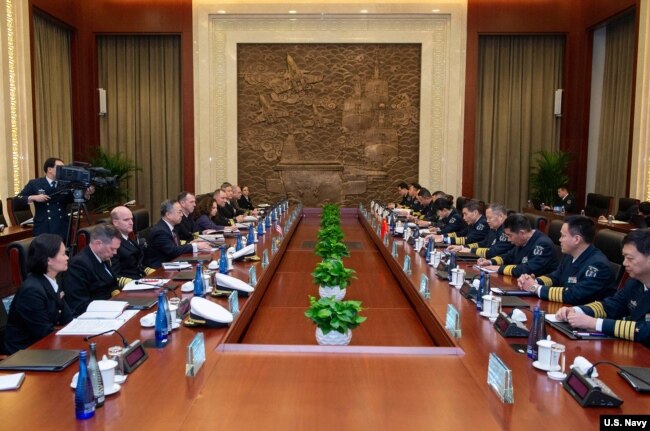 美国海军作战部长理查森上将一行2019年1月14日与中方会谈（美国海军照片）
