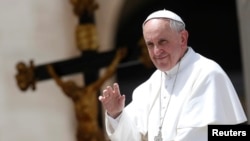 El papa Francisco quiere que el público pueda apreciar la belleza de los jardines de Castel Gandolfo.