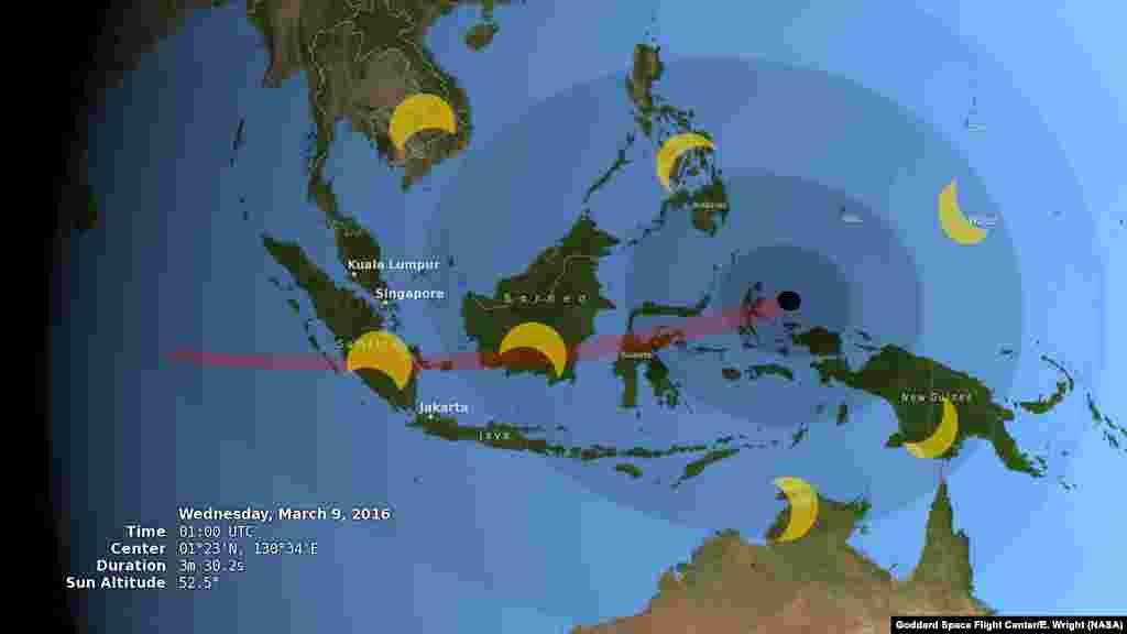 Gambar yang menunjukkan umbra (lonjong hitam), penumbra (lonjong berbayang kosentrik) dan jalur gerhana matahari total (merah) melalui Indonesia dan Pasifik barat.&nbsp;