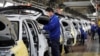 Pabrik mobil General Motors di kota Liuzhou, Guangxi, China (foto: ilustrasi). Ketegangan AS dengan Beijing bisa memicu perusahaan-perusahaan AS memindahkan produksinya keluar dari China. 