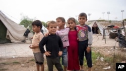 کودکان آواره سوری در یک اردوگاه پناهجویان
