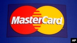 Mastercard ha suspendido sus servicios a dos bancos en Venezuela.