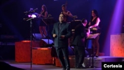 Gilberto Santa Rosa en concierto en el Teatro Howard el domingo 25 de agosto.