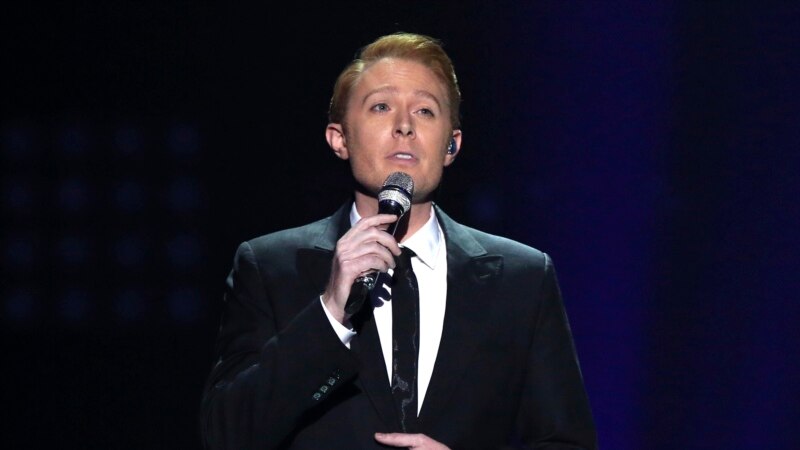 Mantan Runner Up “American Idol” Clay Aiken Kembali Bertarung untuk Kursi di Kongres