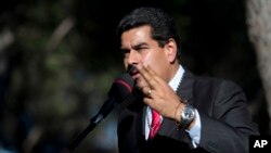 Tổng thống Venezuela Nicolas Maduro lên tiếng bênh vực cho ông Snowden.